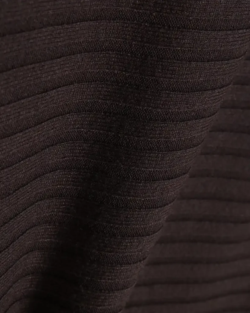 بافت کشباف یقه باز – قهوه‌ای